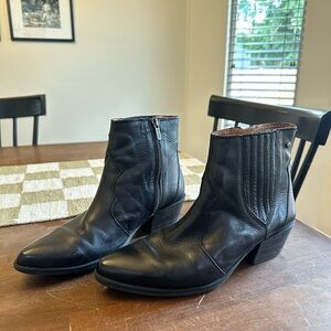 PIKOLINOS Vergel Ankle Booties